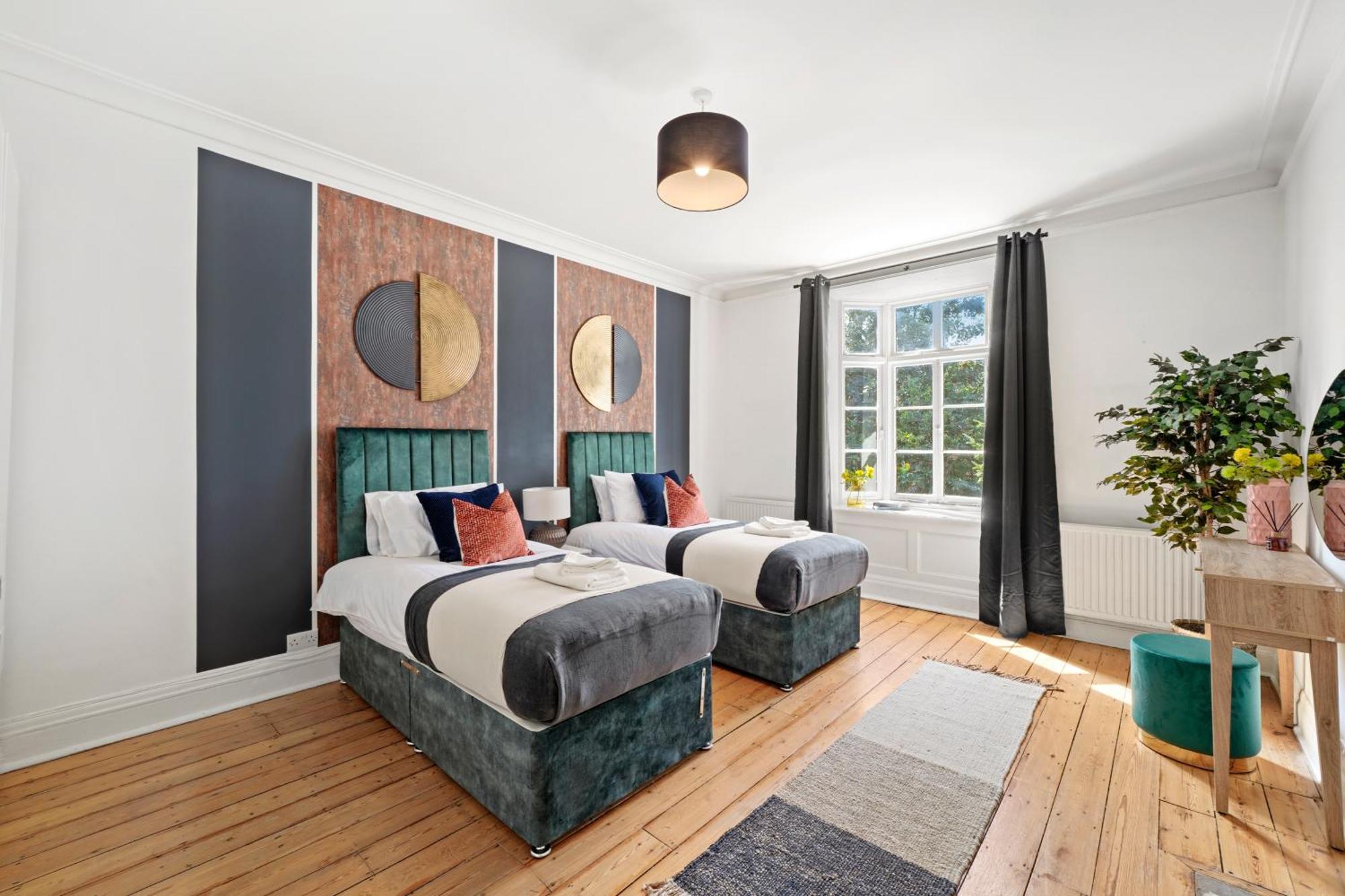 Modern Deluxe 3 Bed In Putney - Parking Londra